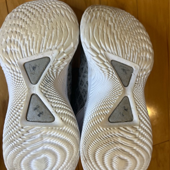 Under Armour Curry Flow 9 Gray and White Basketball Sneakers Unisex shoes - Picture 12 of 12